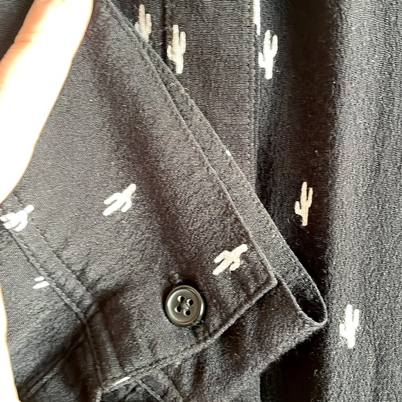 Rails Kate Cactus Print Button-Down Blouse in Black, Women’s Size M - Picture 6 of 6
